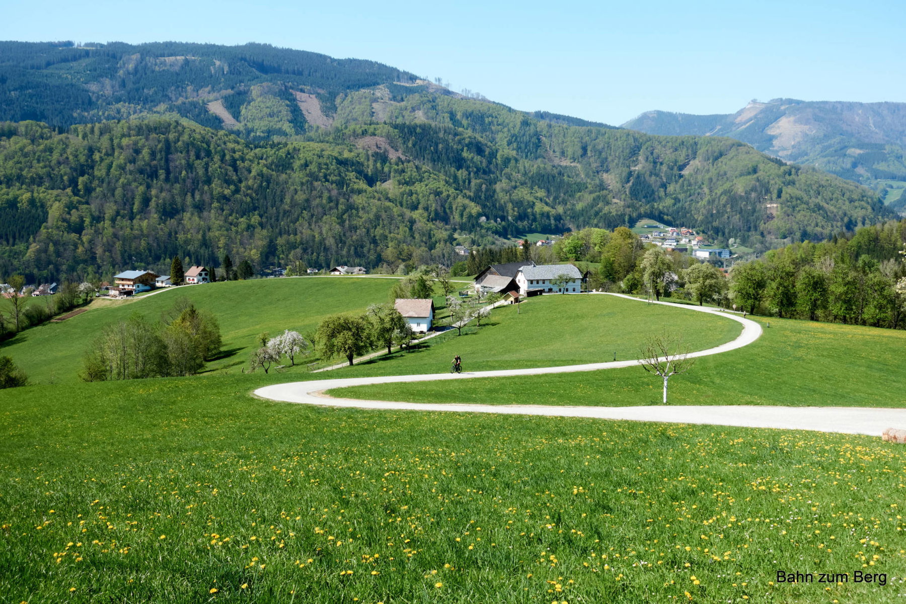 Blick auf Weyer in der Nachmittagssonne
