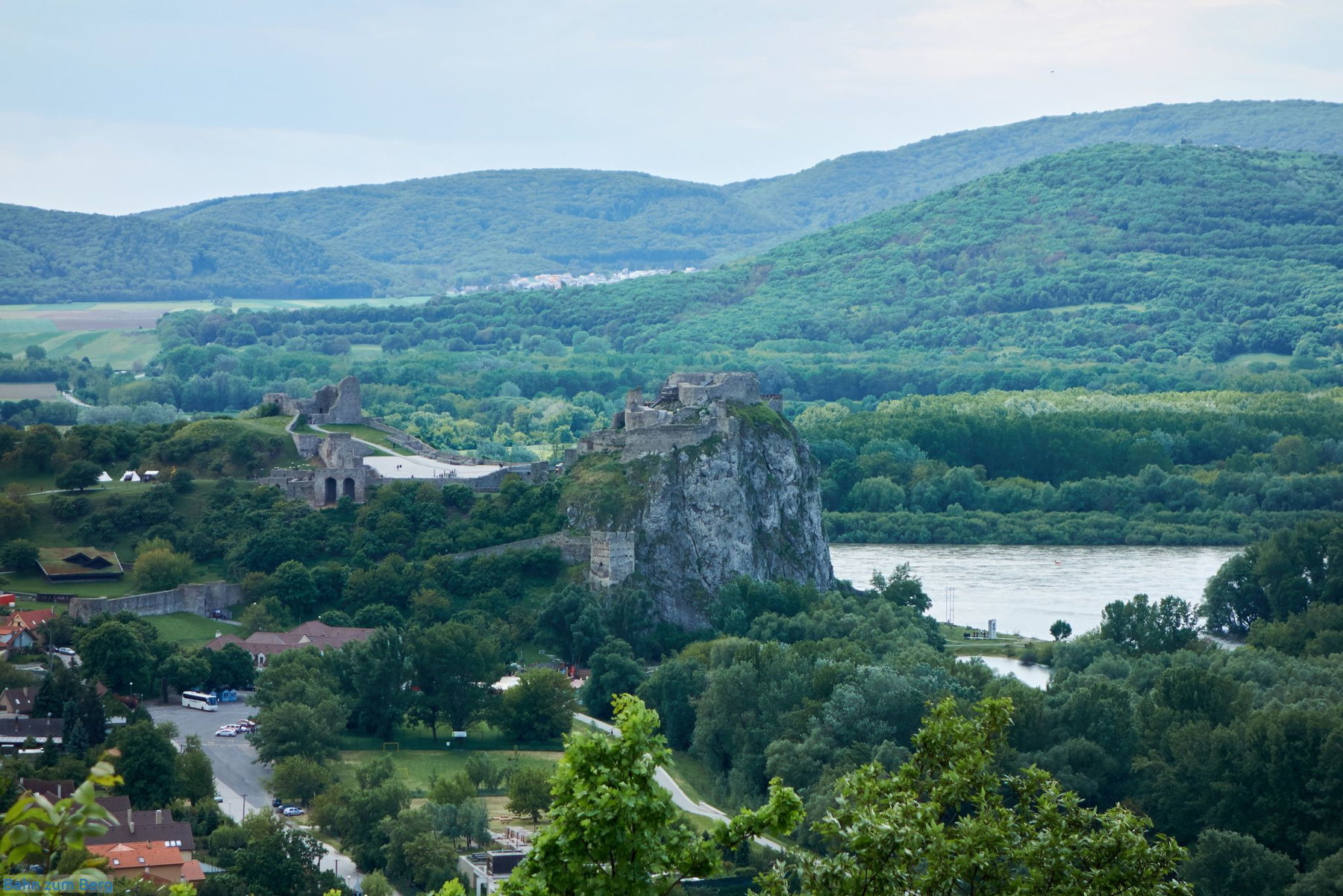 Blick auf die Burg Devín