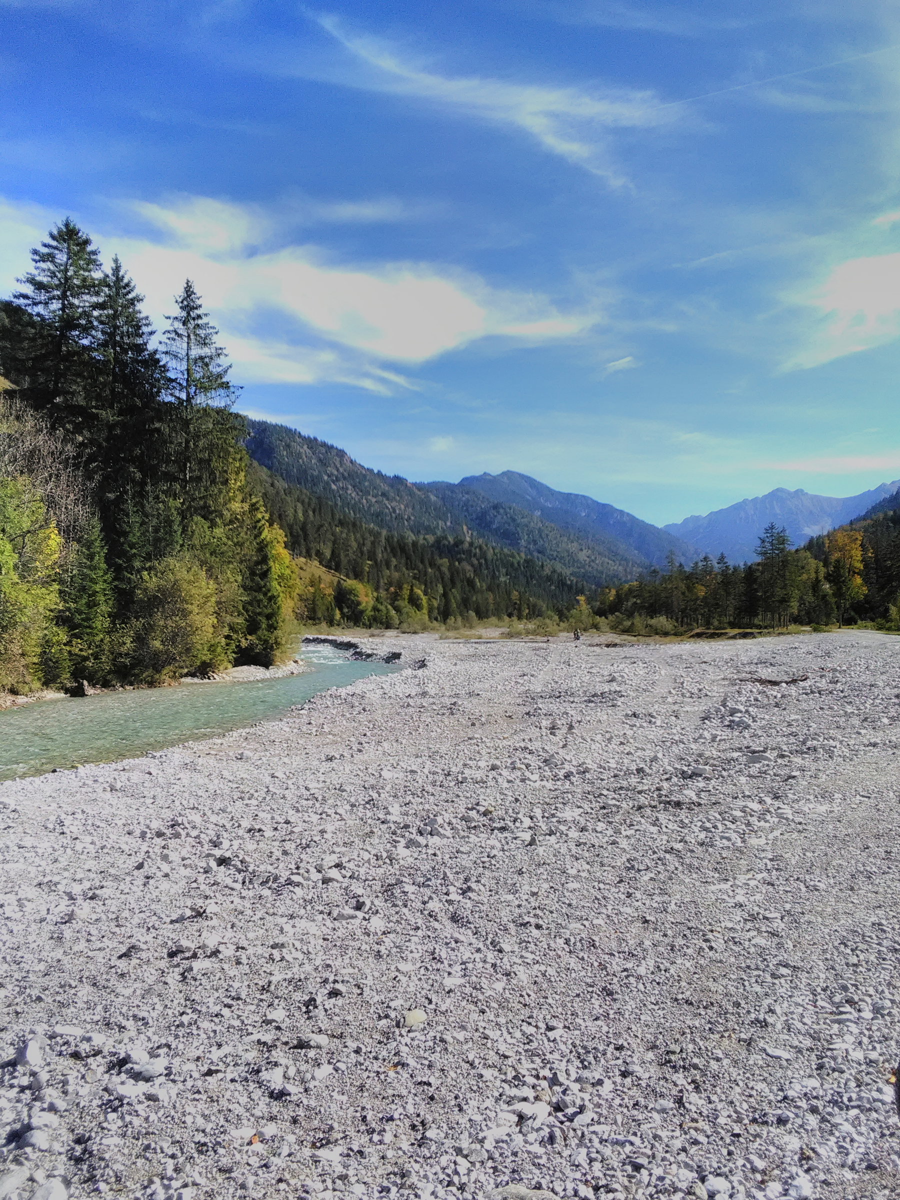 Rissbach aufwärts Richtung Südosten. Foto: David Kurz