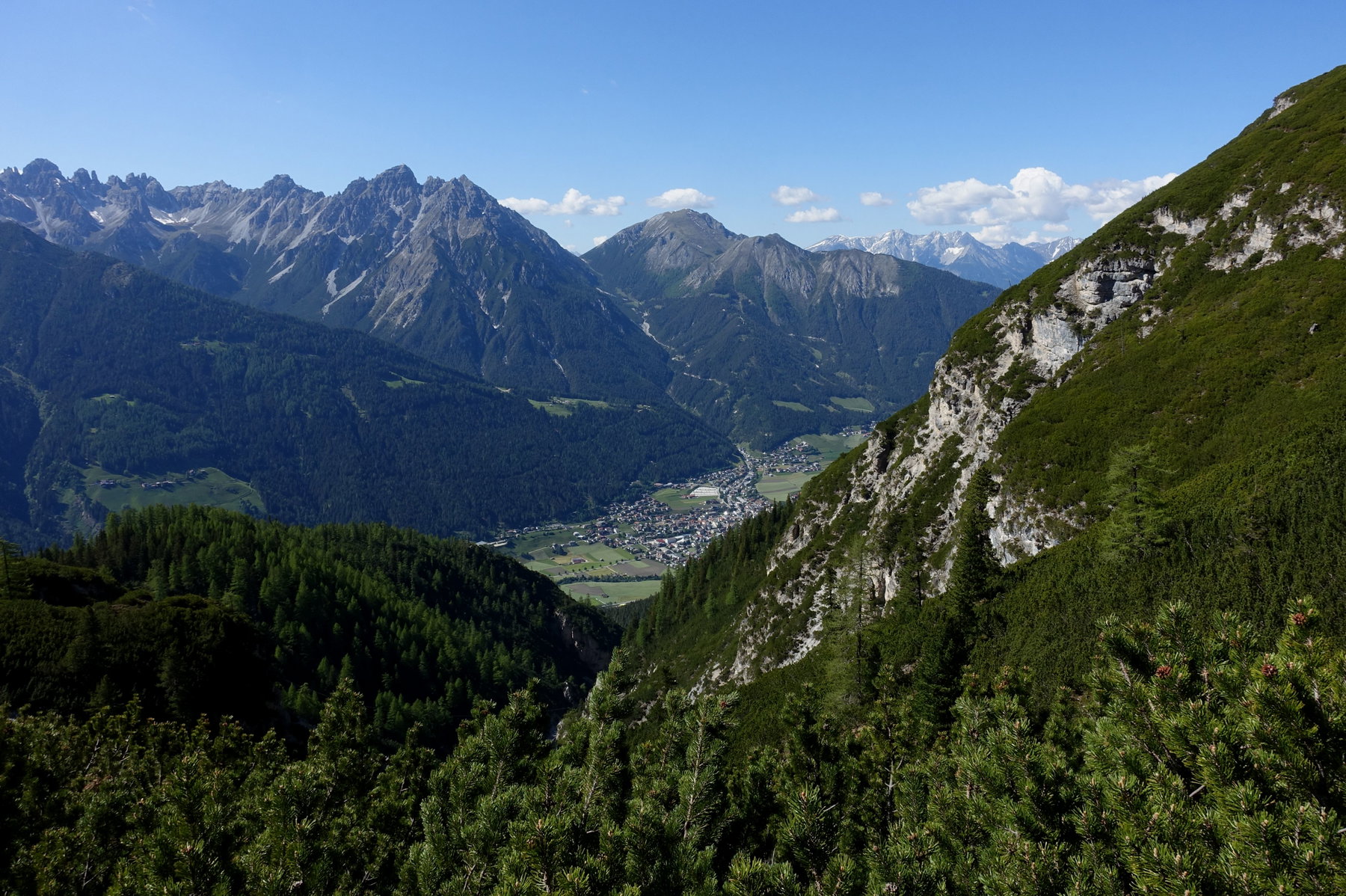 Fulpmes, das Ziel dieser Bergwanderung. Foto: Peter Backé