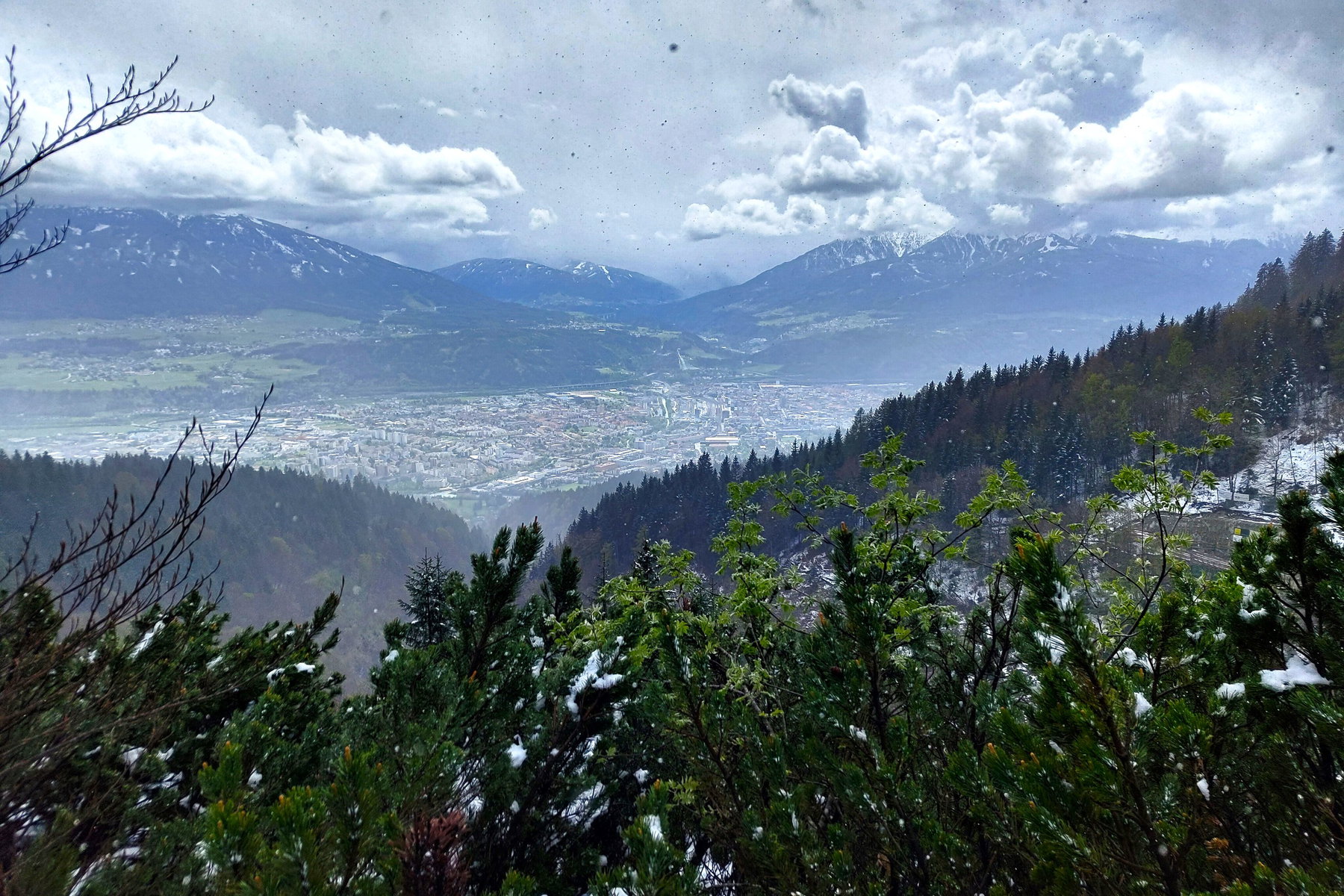 Innsbrucker Almenwanderung im Aprilwetter