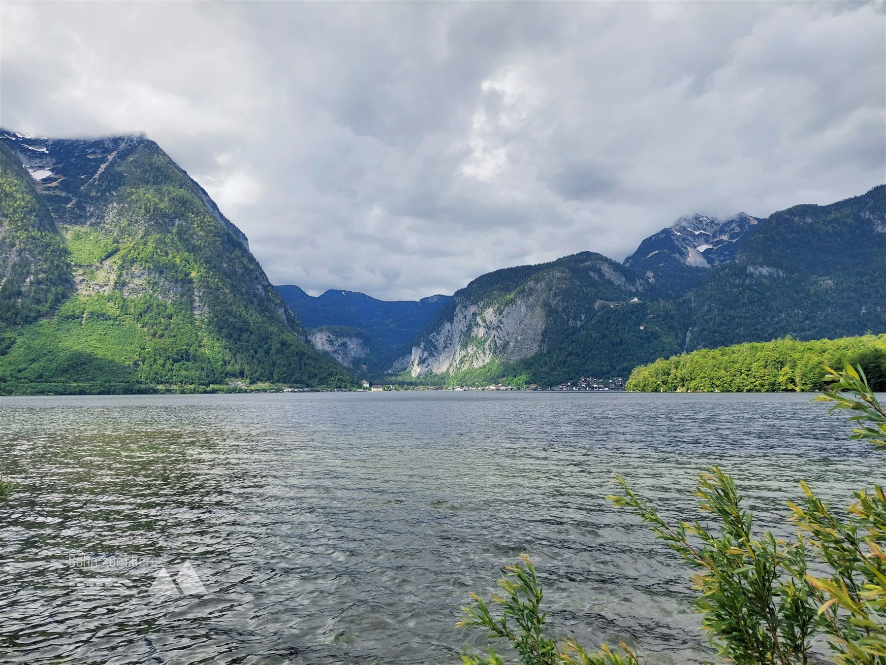 Blick von Obertraun nach Hallstatt. Foto: Alice Frischherz