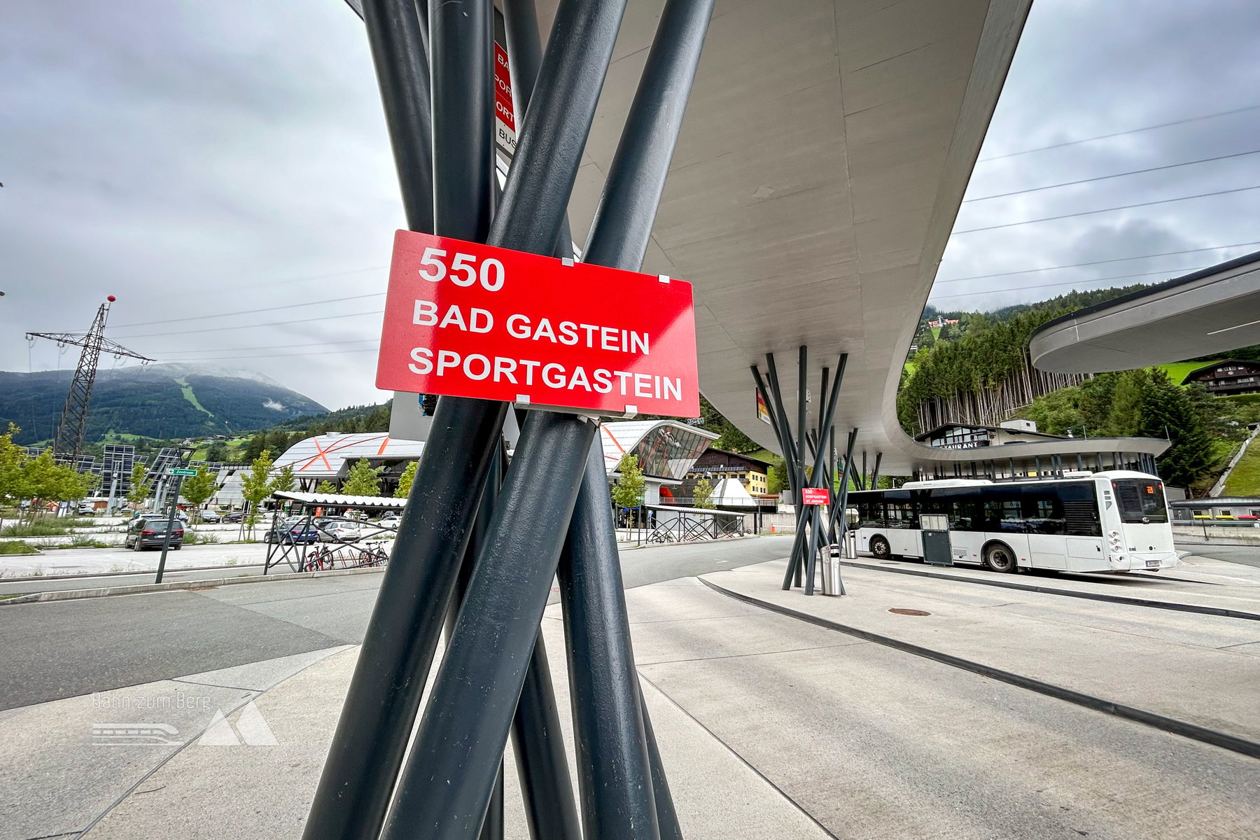 Busbahnhof Schlossalm. Foto Veronika Schöll