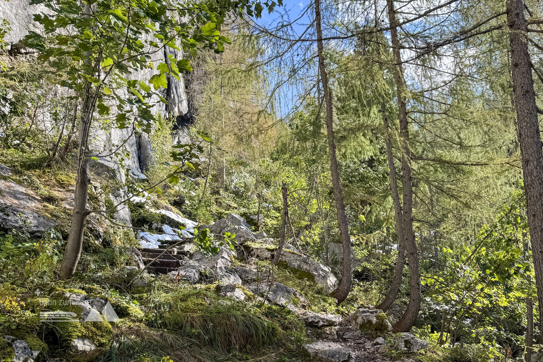 Aufstieg zur Hütte (oben war mehr Schnee); Foto: Bernhard Walle