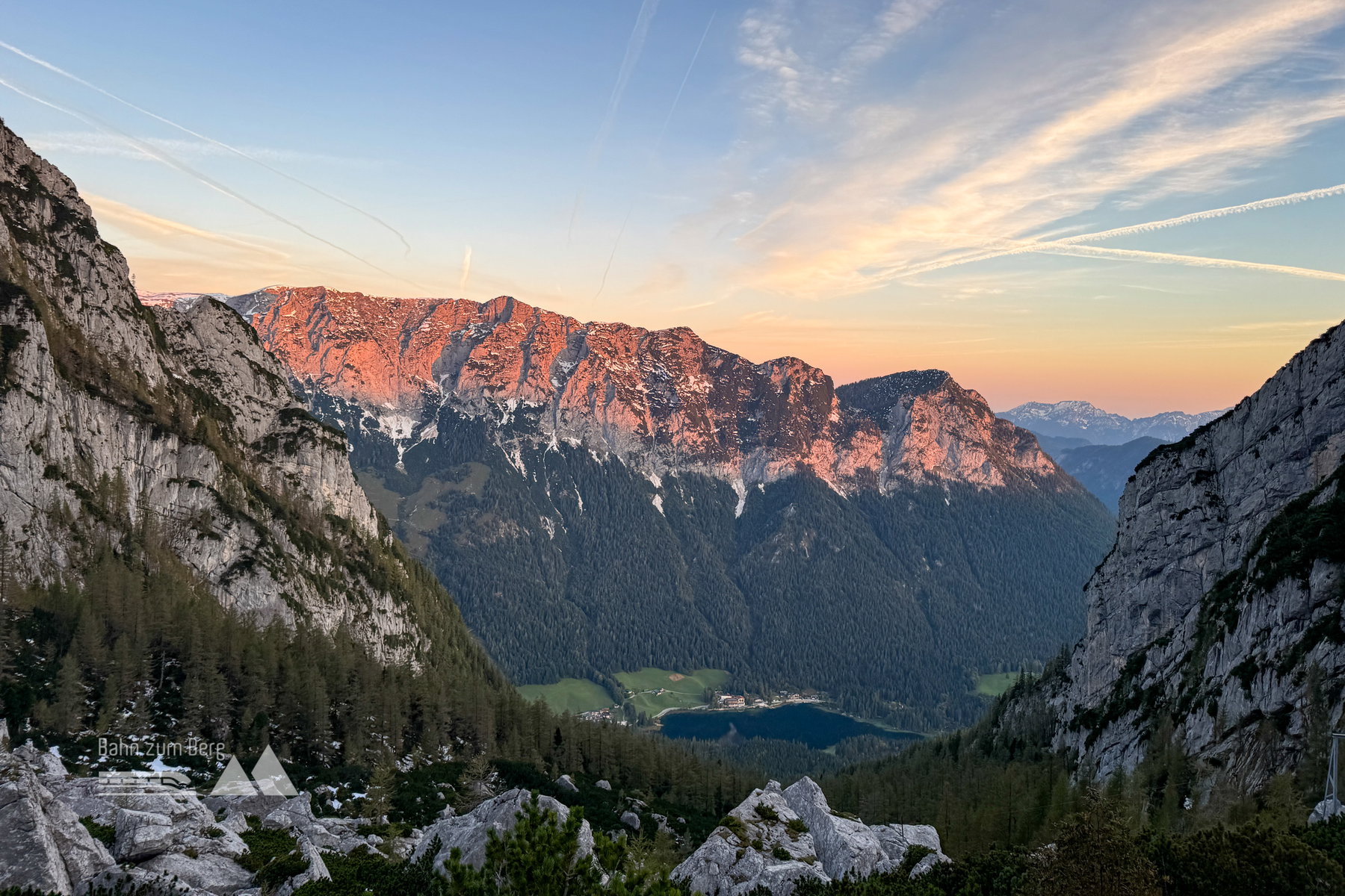 Sonnenaufgang, Blick auf den Hintersee; Foto: Bernhard Walle