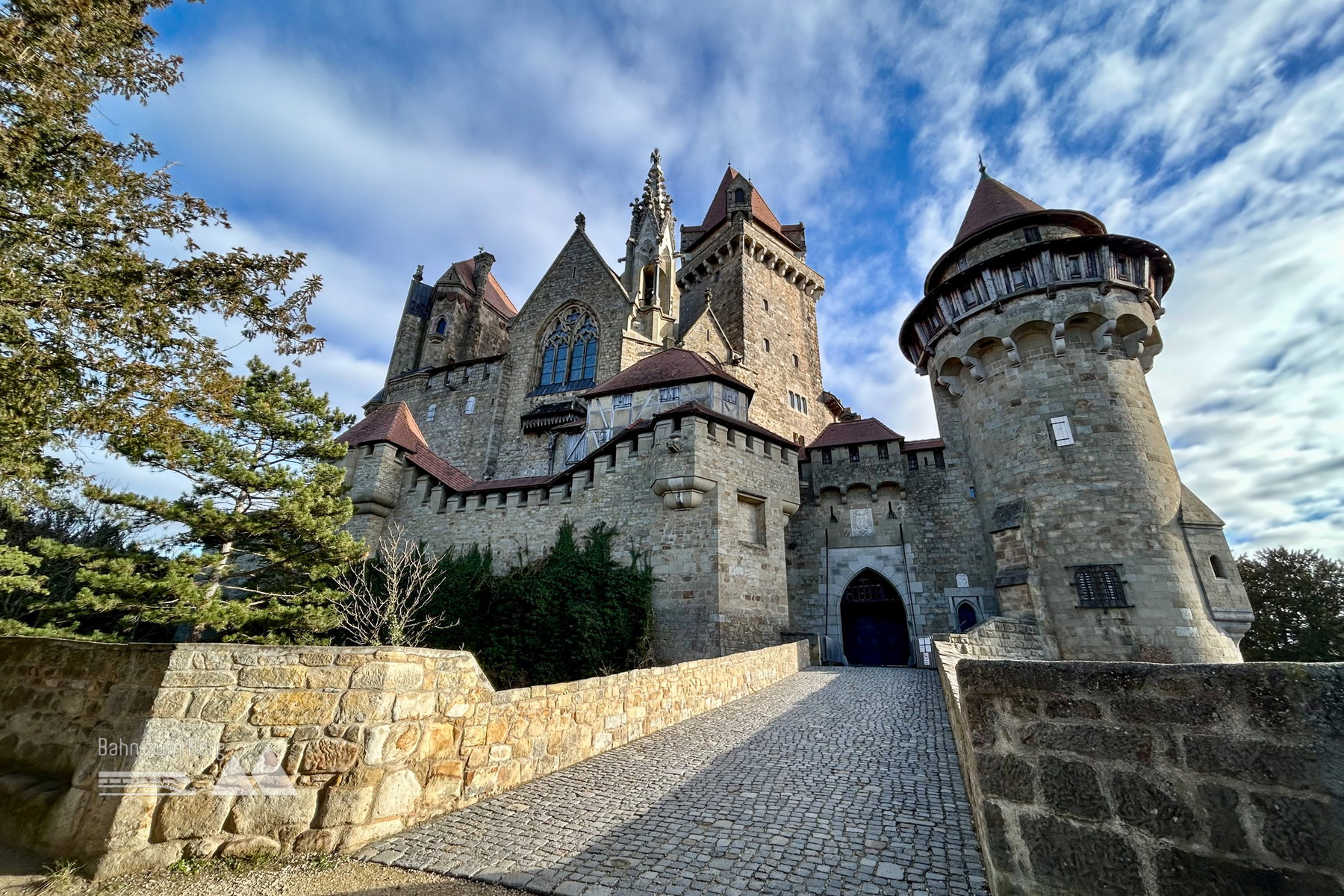 Burg Kreuzenstein in voller Pracht. Foto Veronika Schöll