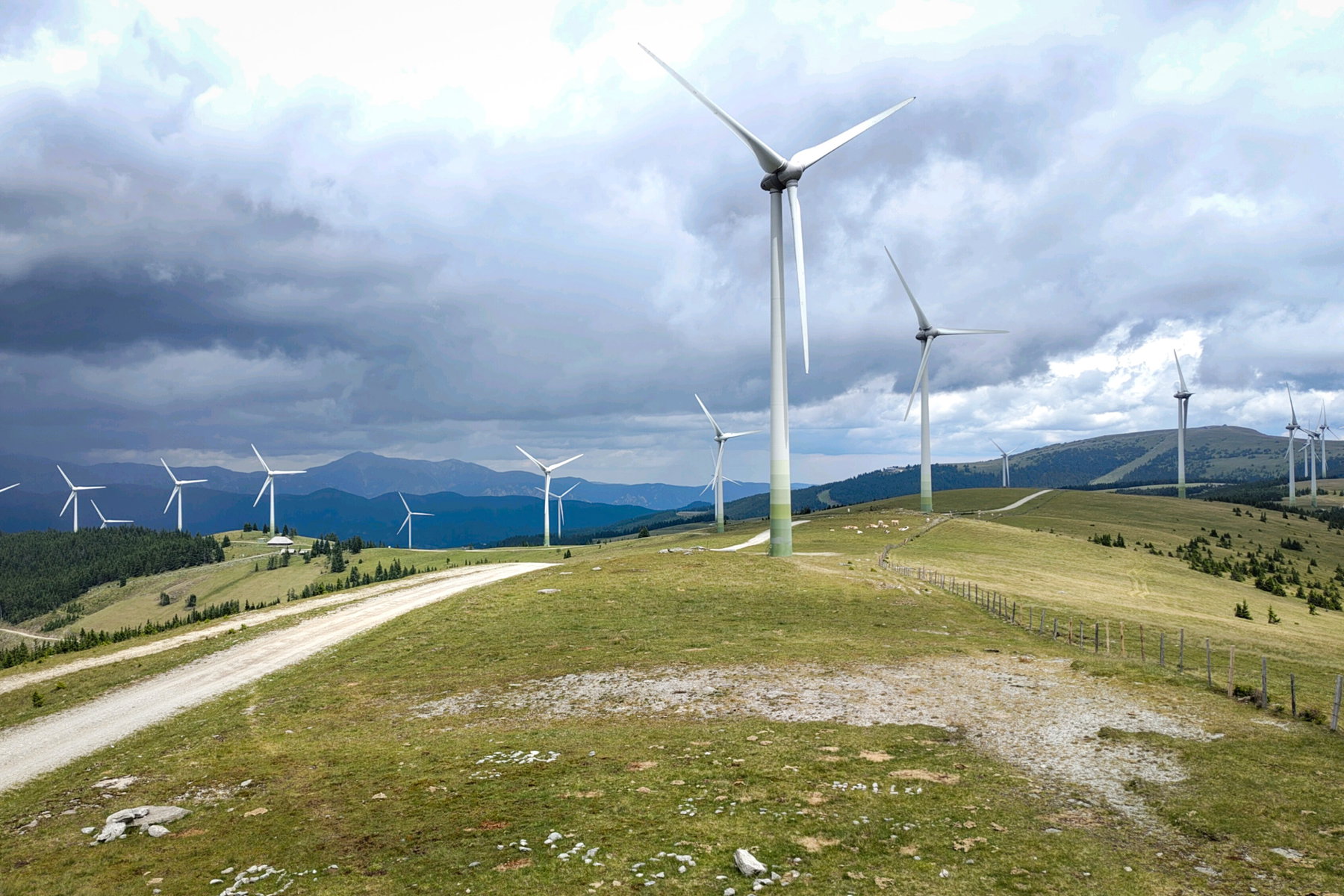 Die Pretulalpe wird von Windrädern dominiert. Foto: Tobias Köhler