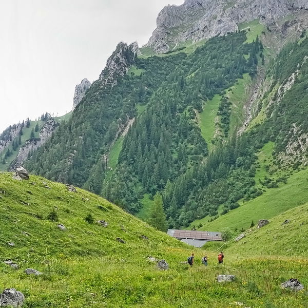 Rundweg unterhalb der Zimba im Sarotlatal