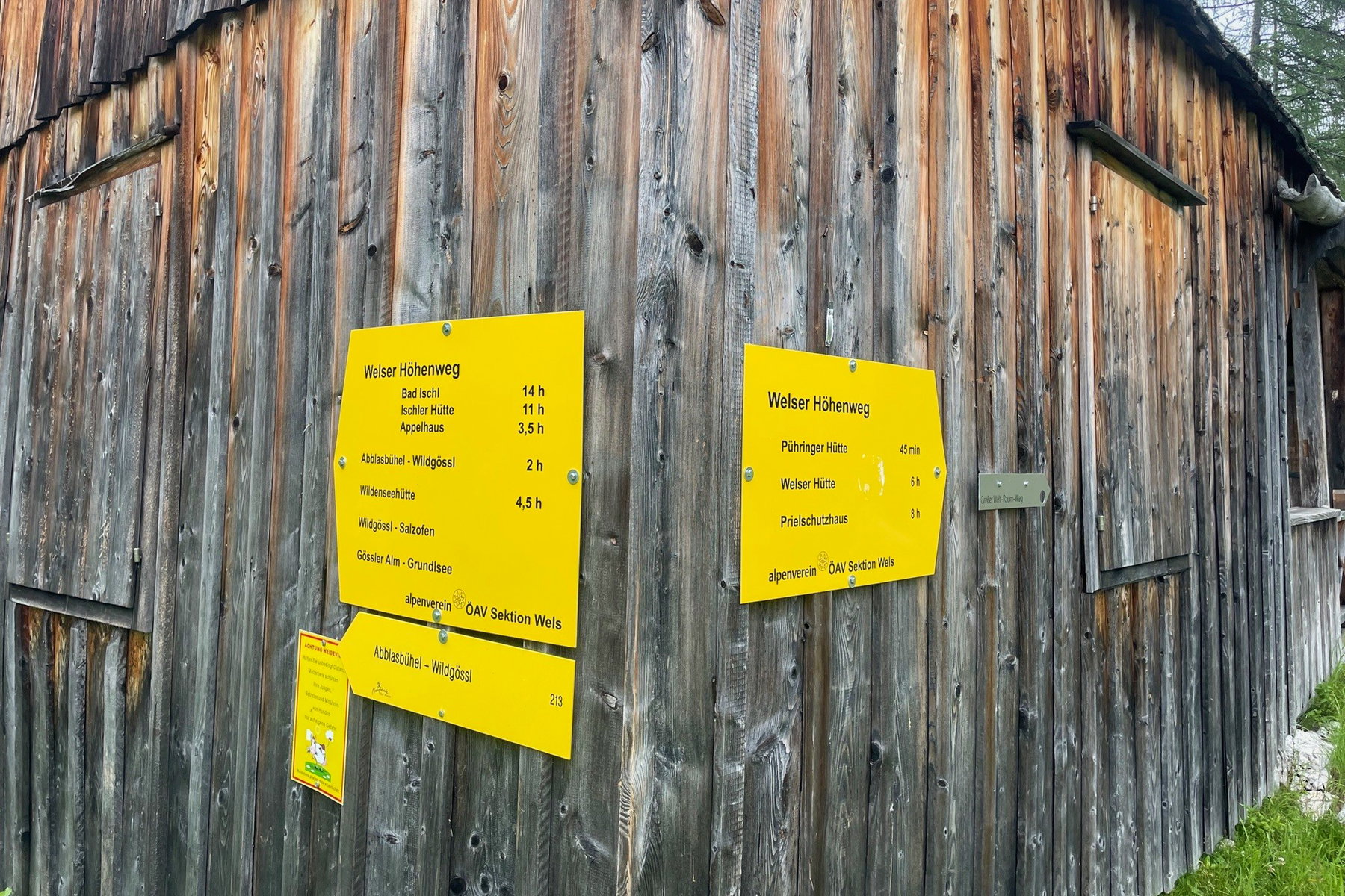 Abzweigung zur Pühringerhütte. Foto: Ursula Truebswasser
