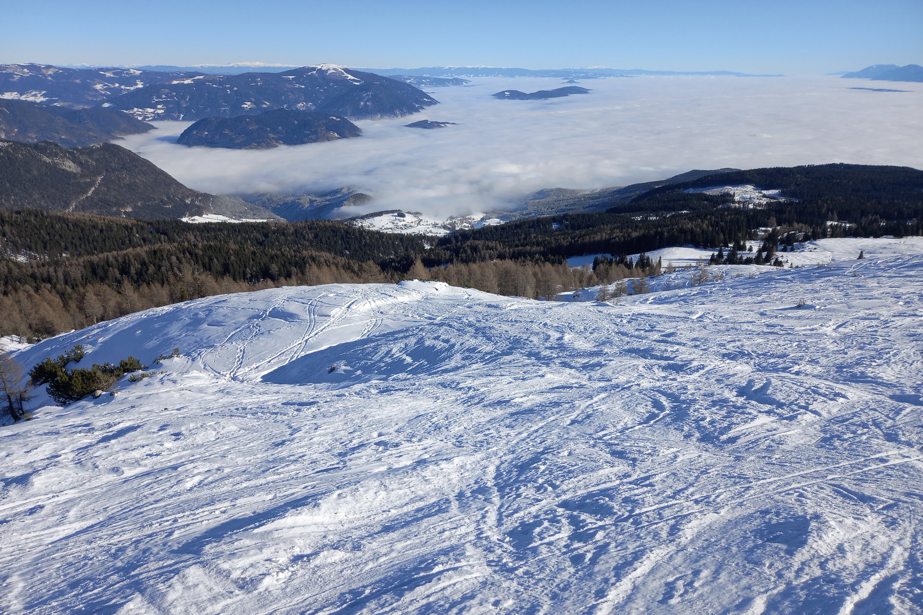 Nebelmeer über Ossiacher- und Wörthersee. Foto: Martina Friesenbichler