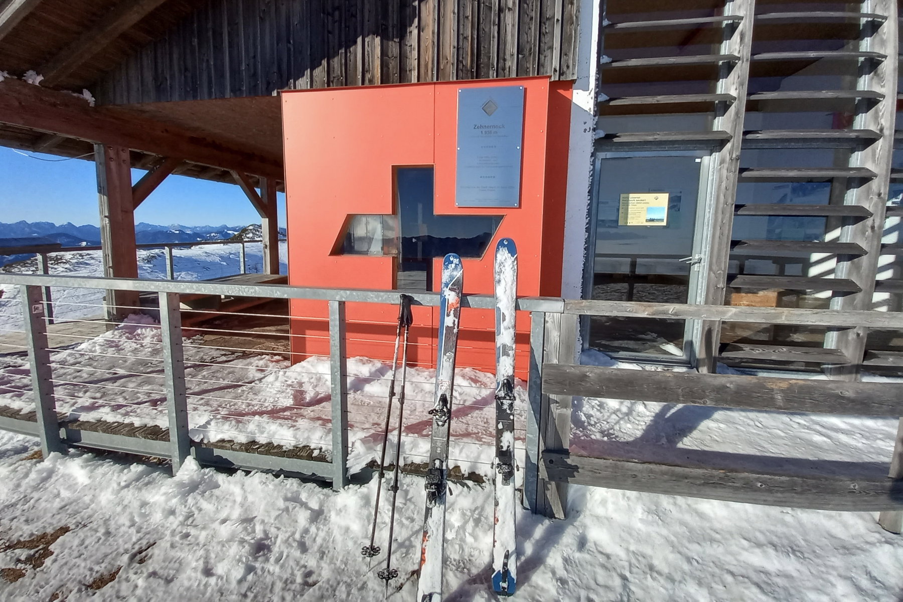 Gipfelkreuz vom Zehnernock (1.956 Meter). Foto: Martina Friesenbichler