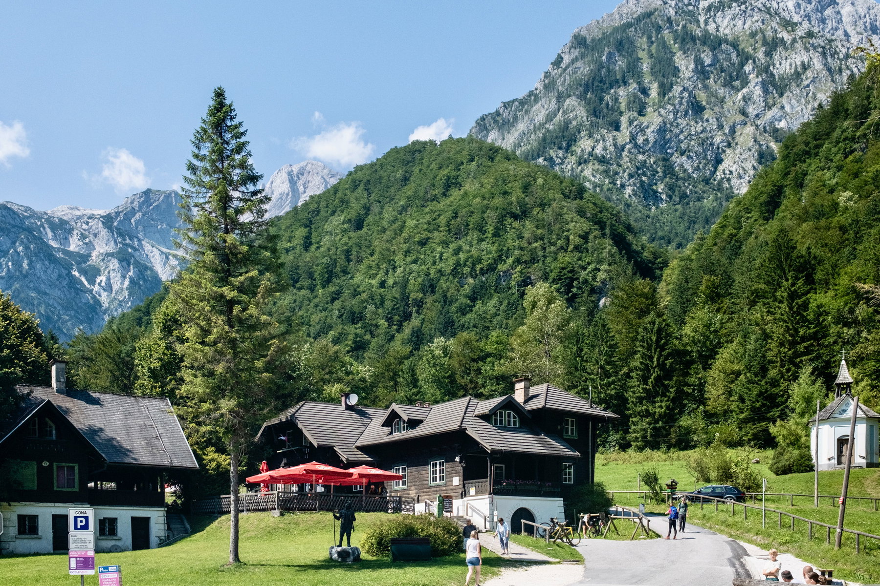 Paulhütte und Aigenalm-Kapelle. Foto: Birgit Reiter