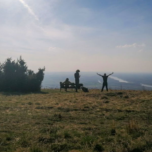Kleines Hainburg, großes Bratislava: Frühlingsblicke vom Hundsheimer Berg