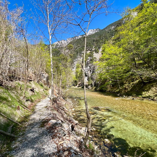 Flusswanderweg Höllental oder der Wasserleitungsweg geht in die Verlängerung