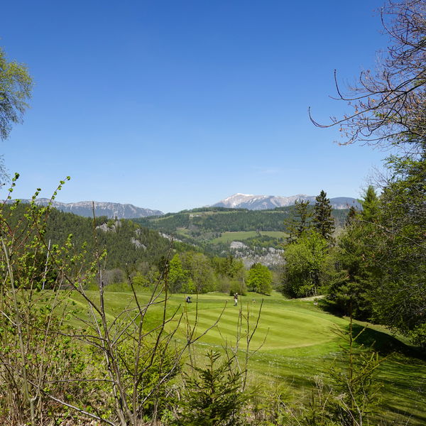 Frühsommerliches Bergerlebnis am Weg von Semmering nach Prein an der Rax