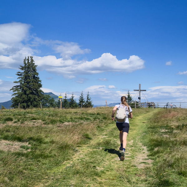 Drei Kaspressknödel, zwei Gipfel und ein unvergesslicher Tag in der Hochsteiermark