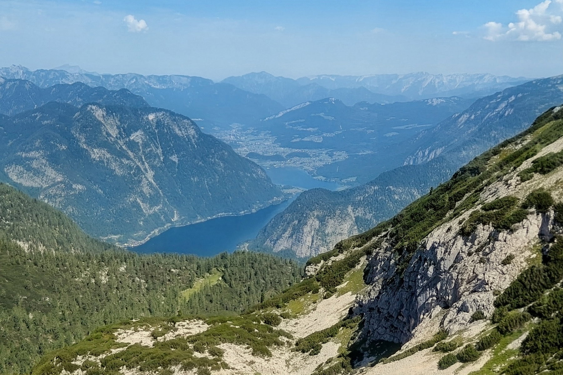 Bei der Bergfahrt sieht man den Hallstätter See. Foto Silvia Henglmüller
