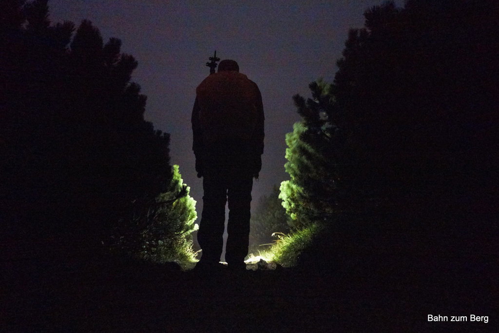Wir gehen extra Wege, die auch im Dunkeln leicht zu finden sind.
