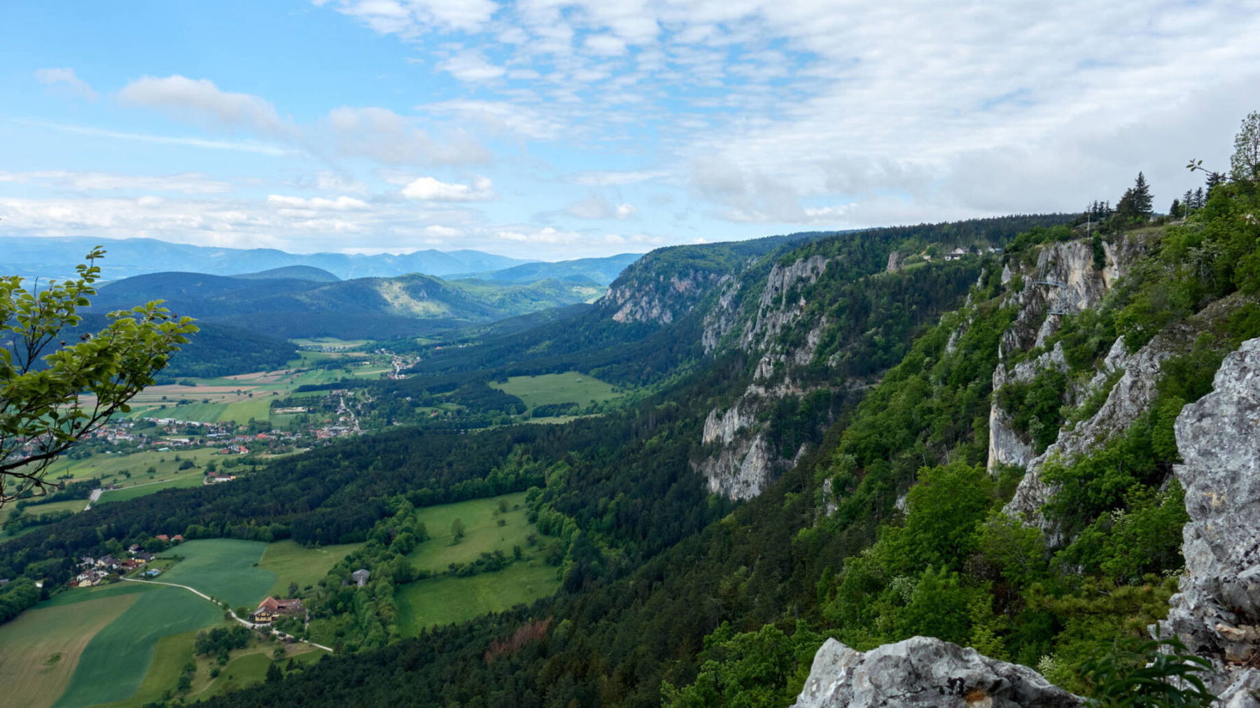 Blick die Hohe Wand entlang nach Süden