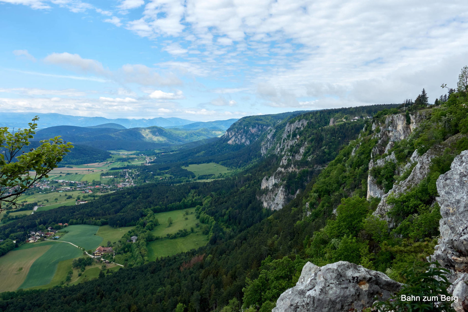Blick die Hohe Wand entlang nach Süden