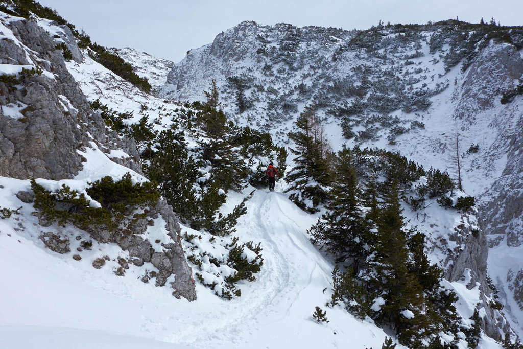 Kurz vor dem Habsburghaus schaut es schon recht alpin, zerklüftet, winterlich aus.