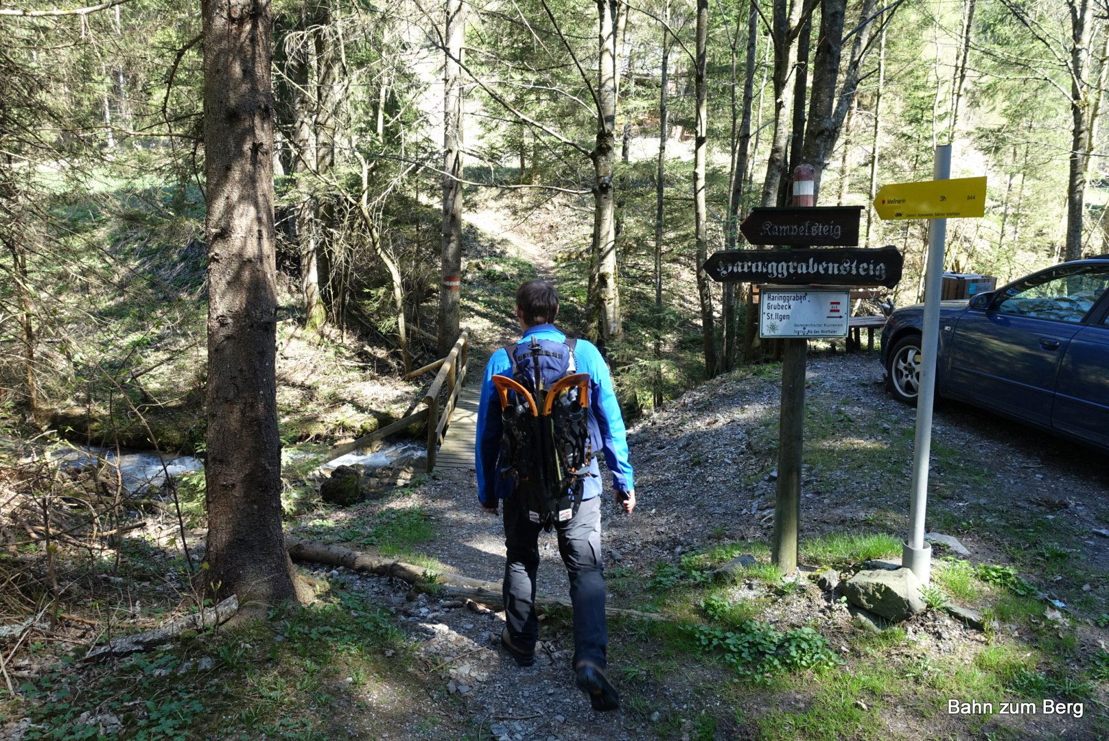 Abzweigung zum Kamplsteig beim Parkplatz