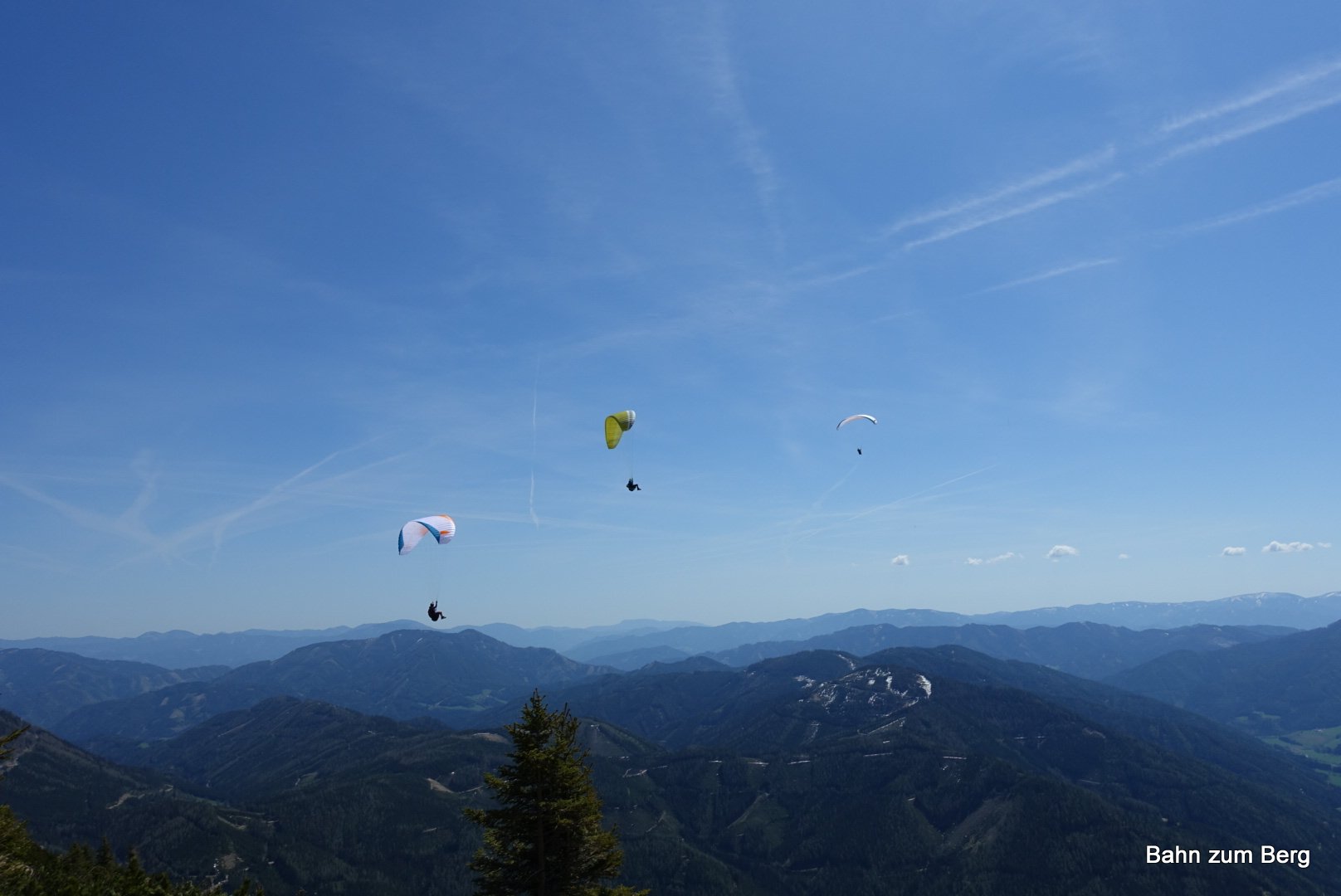 Paragleiter starten anscheinend gerne von hier
