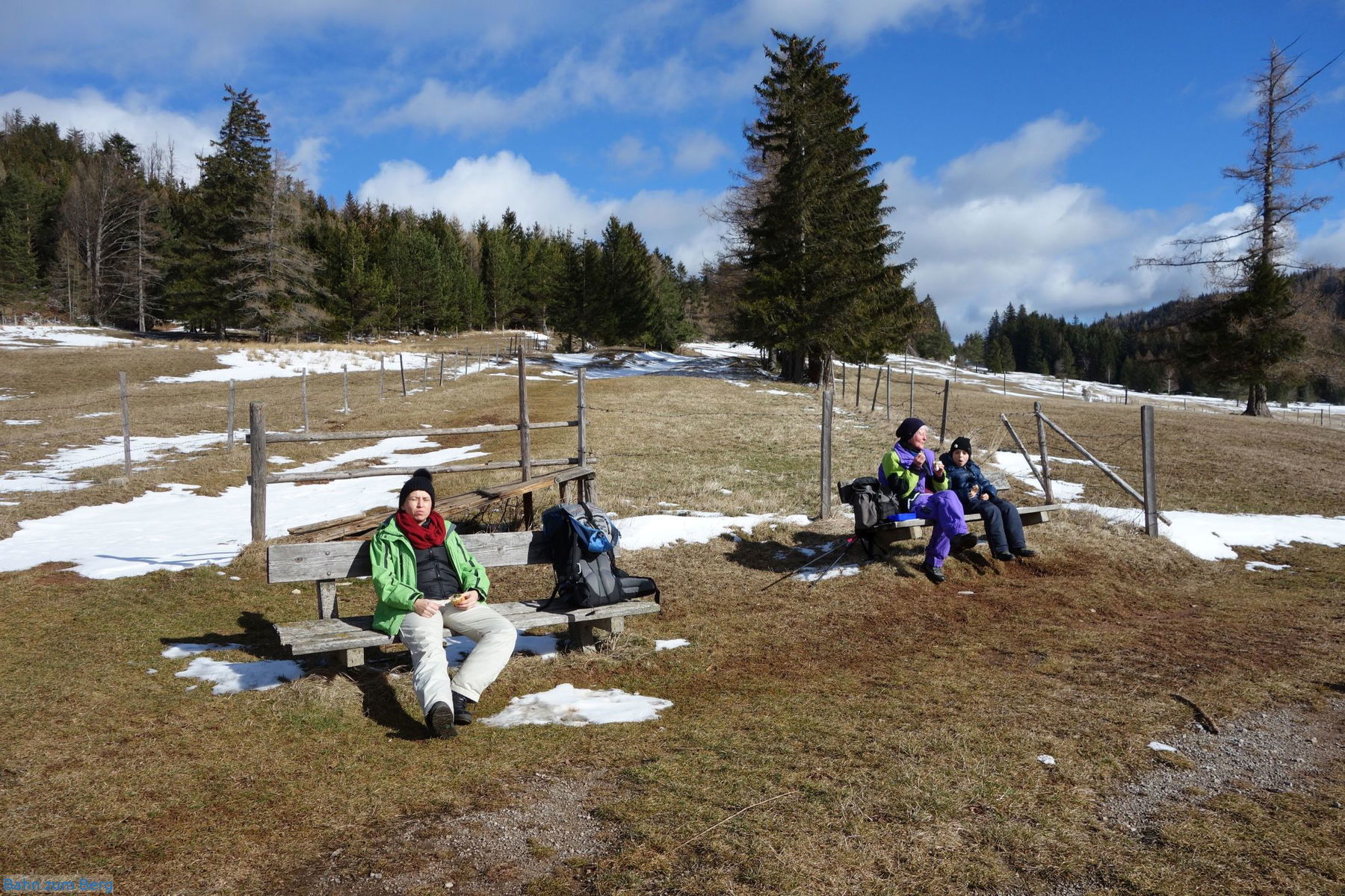Frühlingssonne auf der Mamauwiese