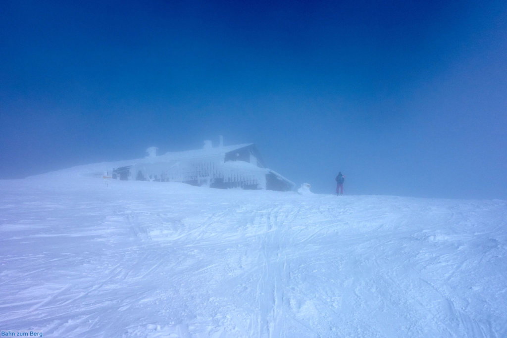 Fischerhütte im Nebel