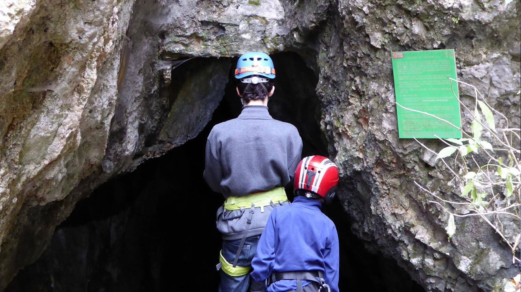 Eingang Waldegger Tropfsteinhöhle