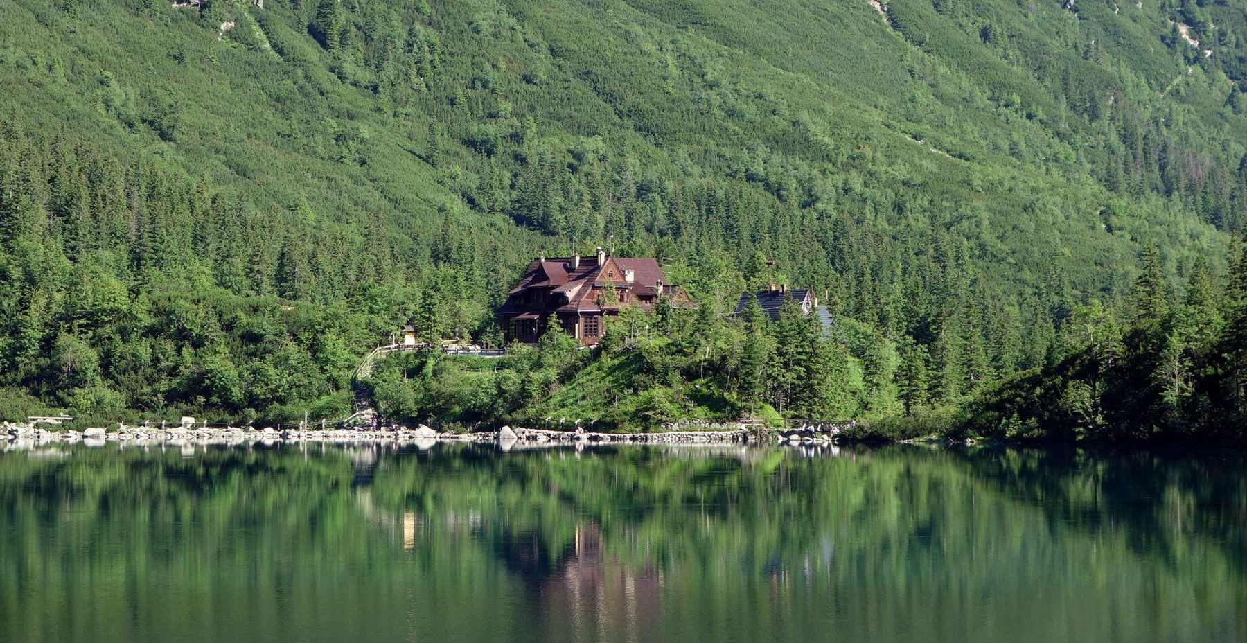 Hütte (Schronisko przy Morskim Oku) am Meerauge (Morskie Oko)