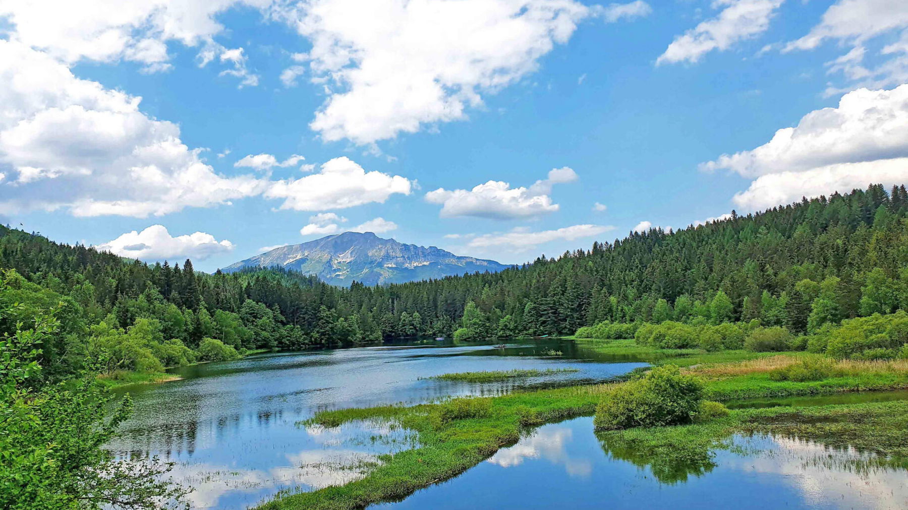 Die Aussicht beim Stapelhaus auf den See und den Ötscher ist atemberaubend. Foto: Magda Abl.