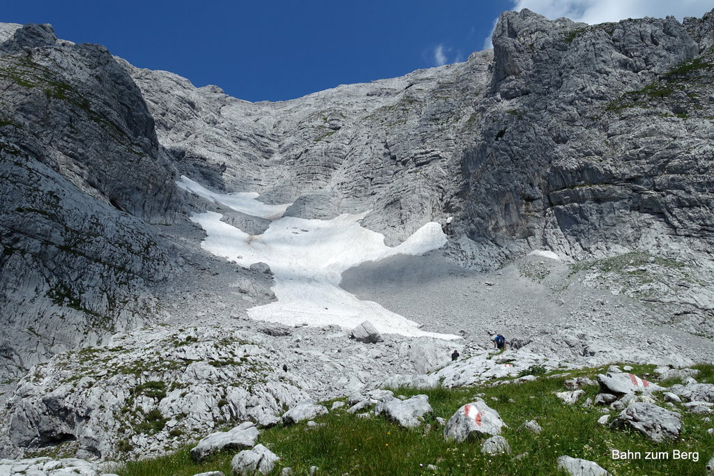 Über der Baumgrenze steilt es dann deutlich auf