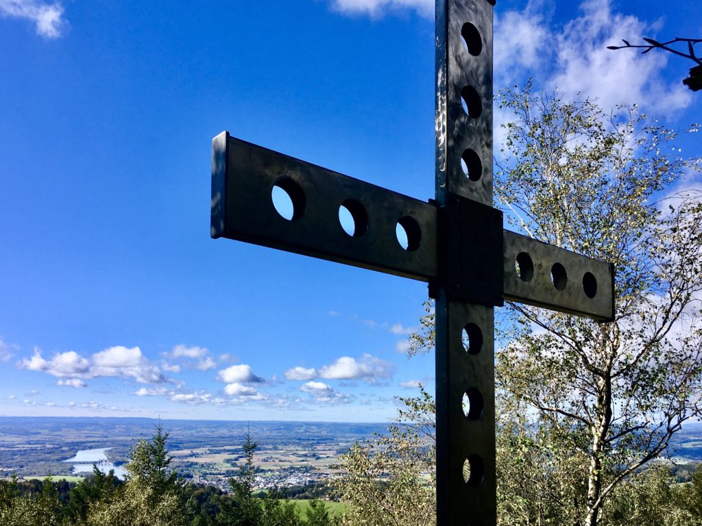 Ein Blick. Ein Kreuz. Foto: Stefan Hochhold