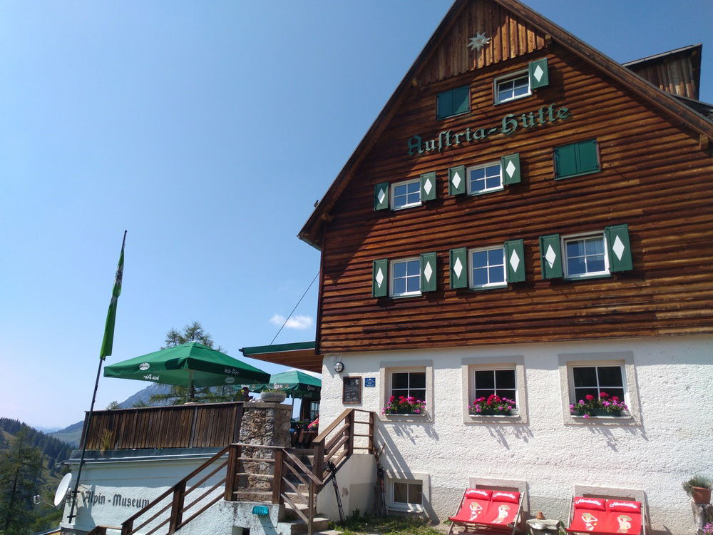 Austria Hütte mit Alpin Museum