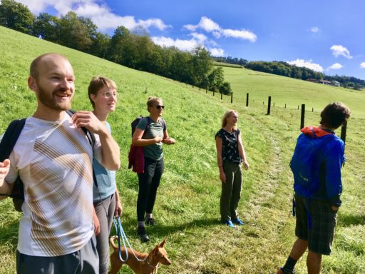 Infantile Freude beim Anblick der Teletubbie-Wiese. Foto: Stefan Hochhold
