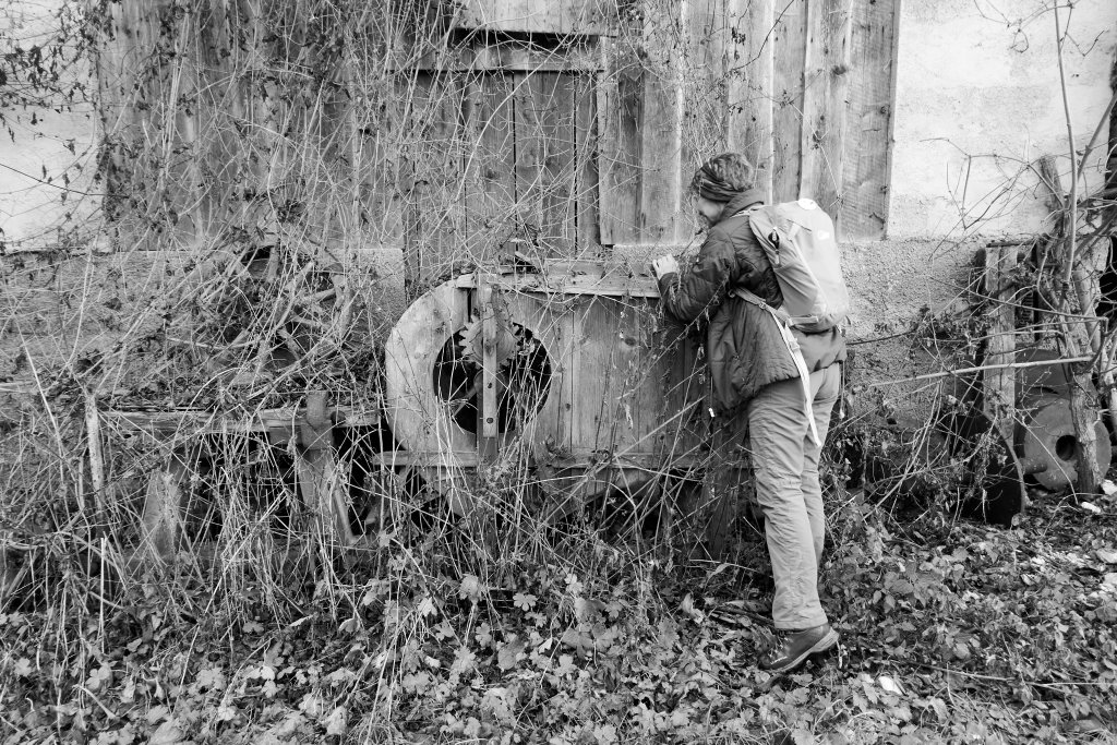 Mühlstein, Schrotwerk, hölzerne Dachrinne, neugierige Nase, Hausmühle in Gaflenz, Fotos Martin Heppner