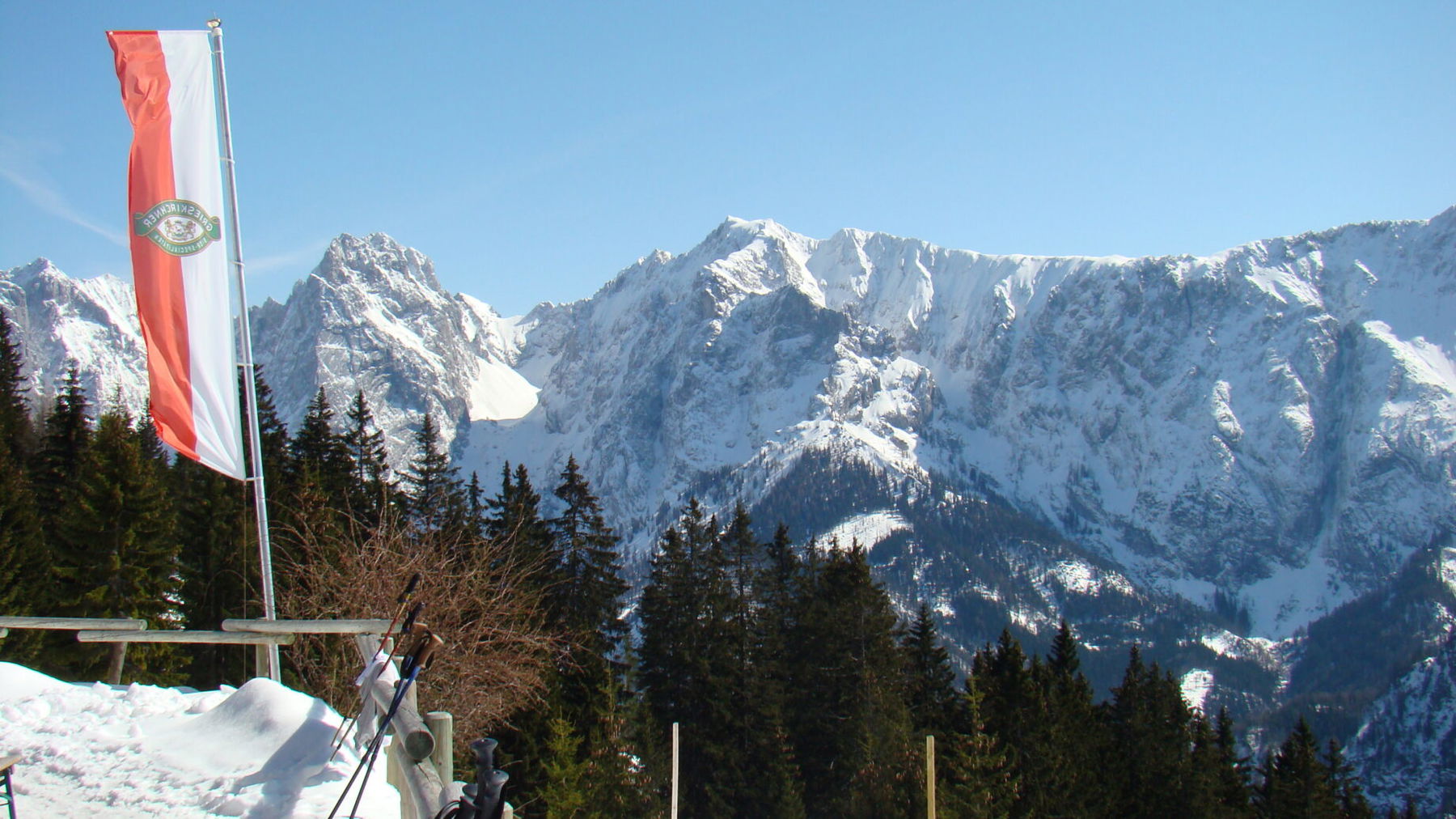 Ausblick Vorderkaiserfeldenhütte. Foto: Markus Büchler