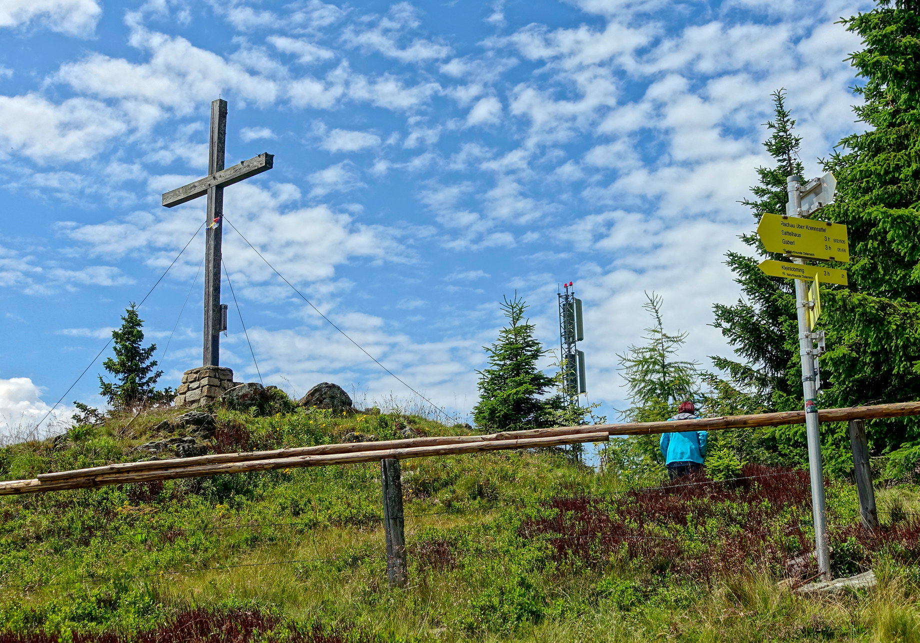 Gipfelkreuz Steinplan-Schutzhaus. Foto: Johann Hahsler