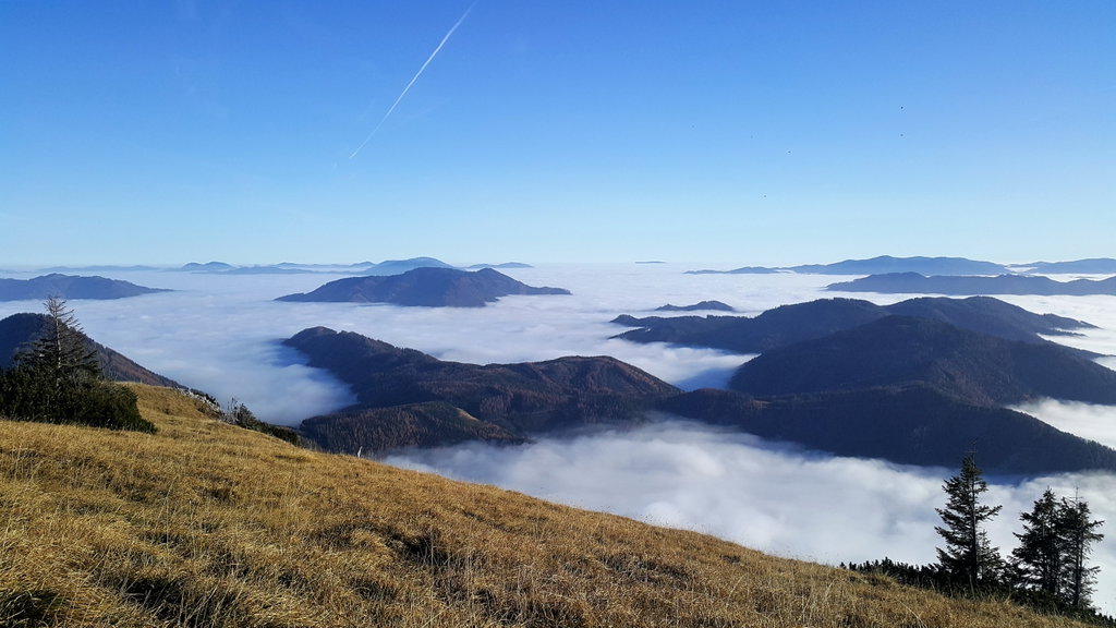 Nebelmeer vom Gipfel der Meßnerin