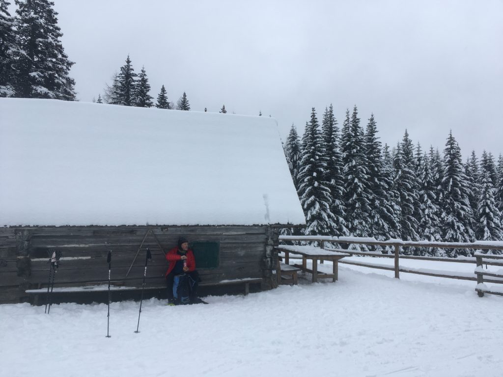 Jause auf der Kaarlhütte. Foto Veronika Schöll