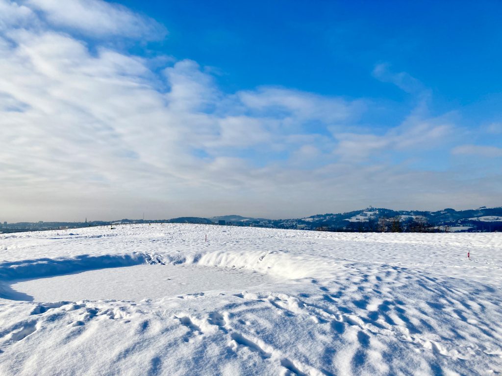 Moonwalk? Mondlandschaft am Linzer Golfplatz. Foto: Stefan Hochhold