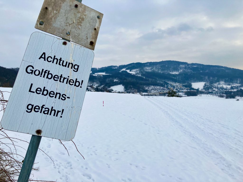 Achtung Schnee- und Golfbälle! Foto: Stefan Hochhold