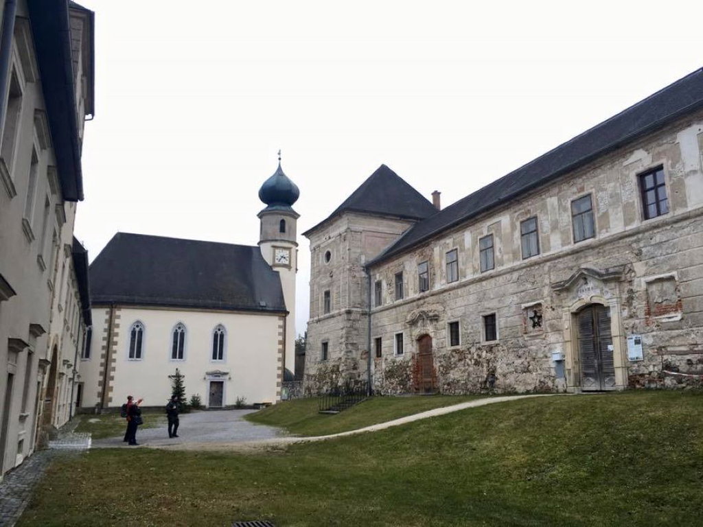 Burg Neuhaus. Foto Veronika Schöll