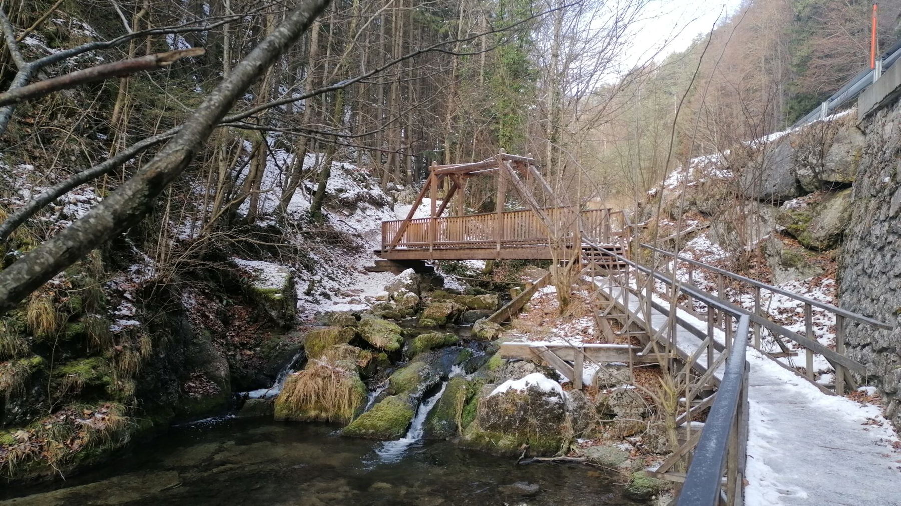 Brücke an der Hausteinhöhle. Foto: Peter Ofner