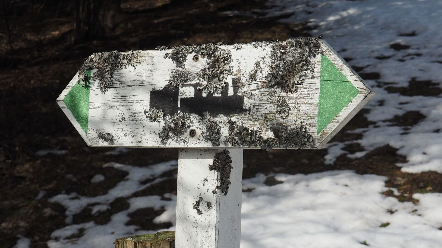 Markante Tafeln. Foto: Gerold Petritsch