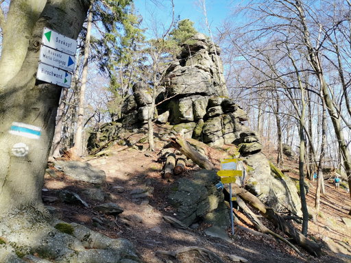 Nach rechts gehts zur und hinauf auf die Hirschwand, Fotos Veronika Schöll