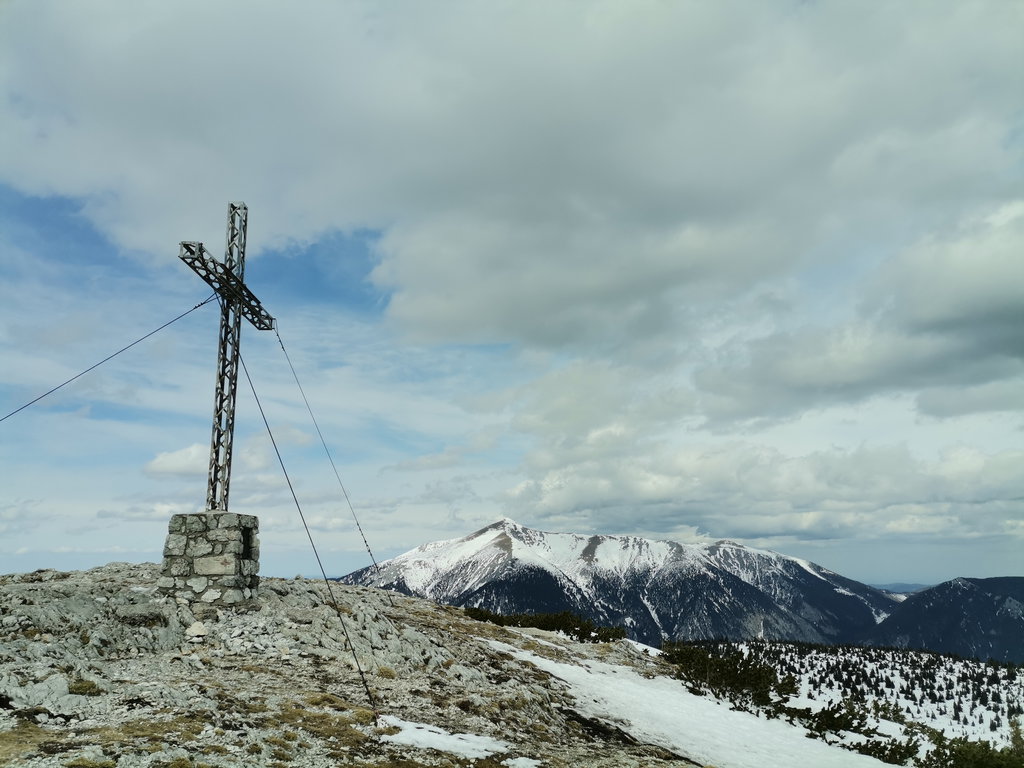 Das zweite Gipfelkreuz am Jakobskogel der heutigen Tour, des erste war auf der Preiner Wand. Foto Veronika Schöll