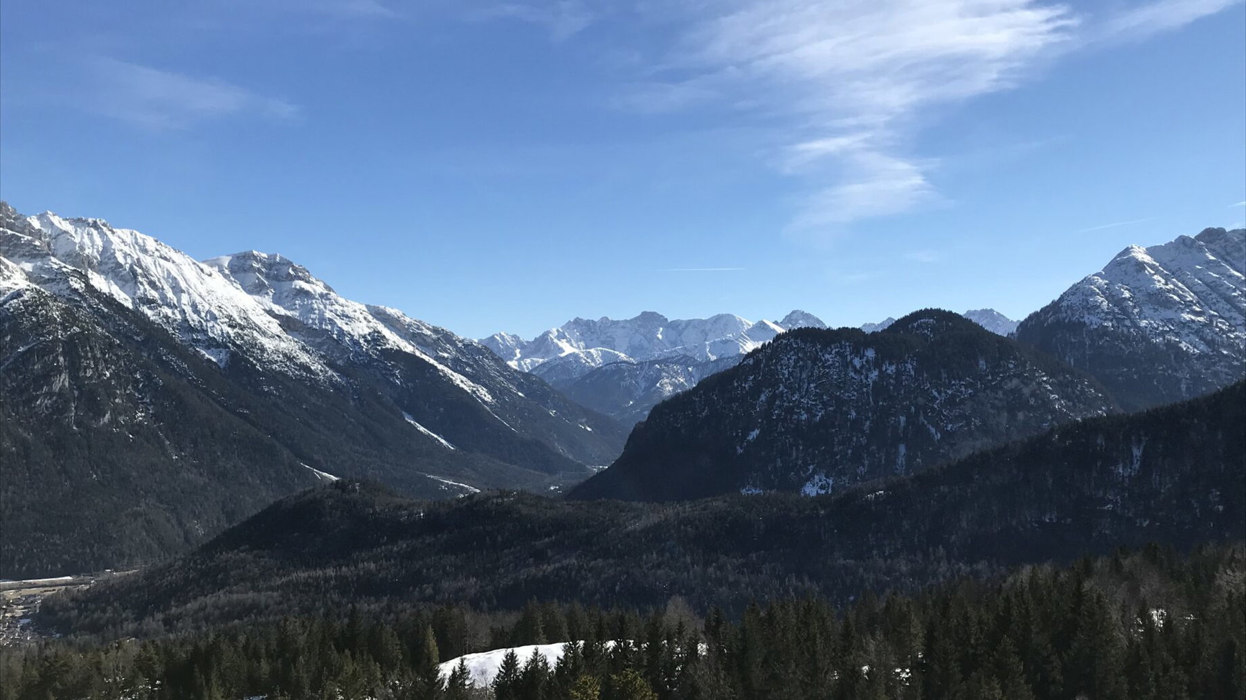 Ausblick vom Gipfel des Hohen Kranzberg. Foto: Cansu Zenger