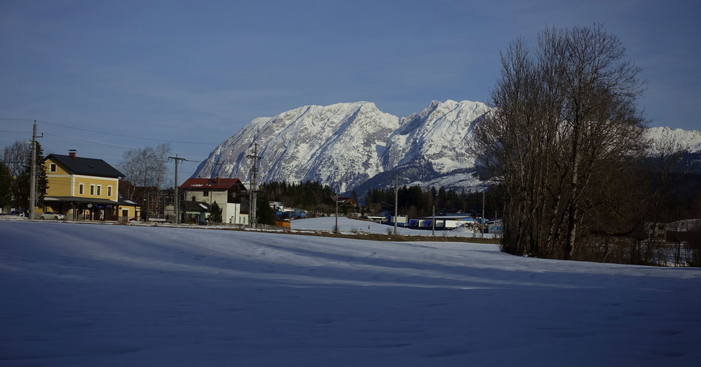 Bahnhof Kainisch mit Grimming. Foto: Peter Backé